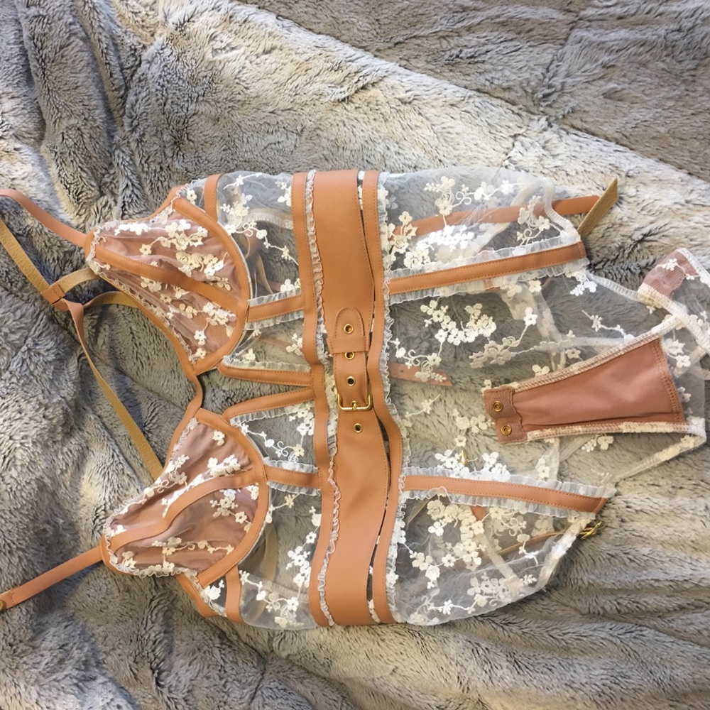 Trade with STYLESCARLET